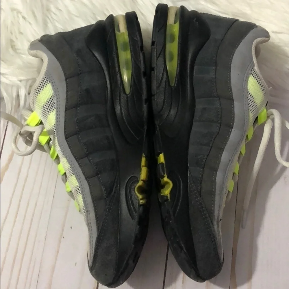 Nike air max 95.   Size 5.5 - Picture 2 of 13